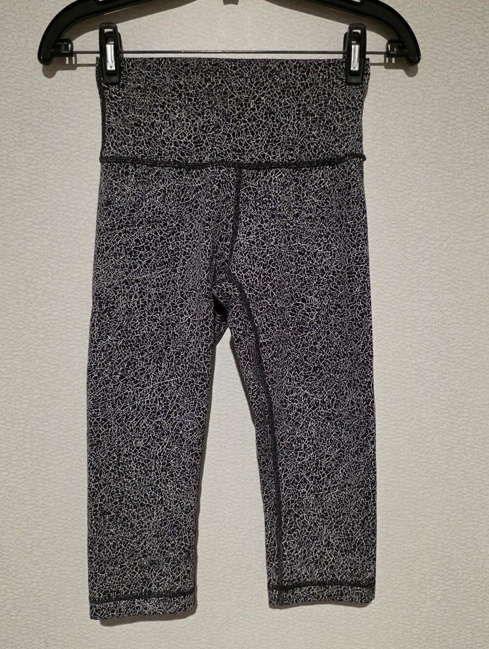 Lululemon Wunder Under High Rise 1/2 Tight Leggings Size 4